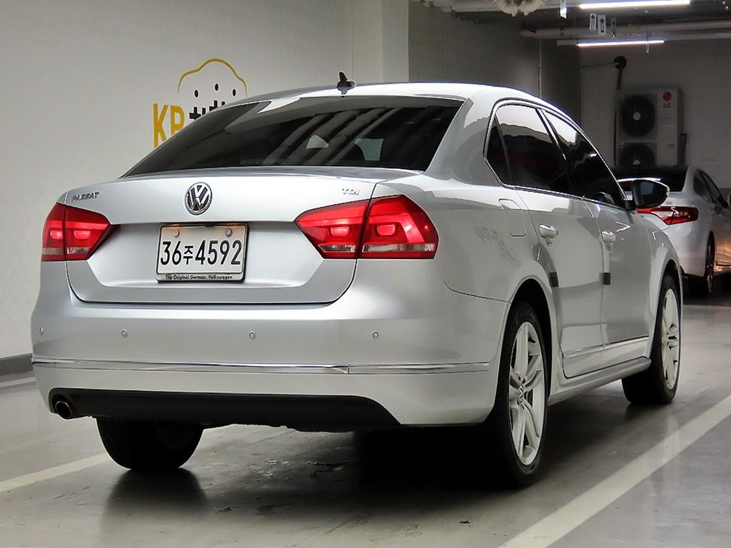Volkswagen Passat - Vista 4