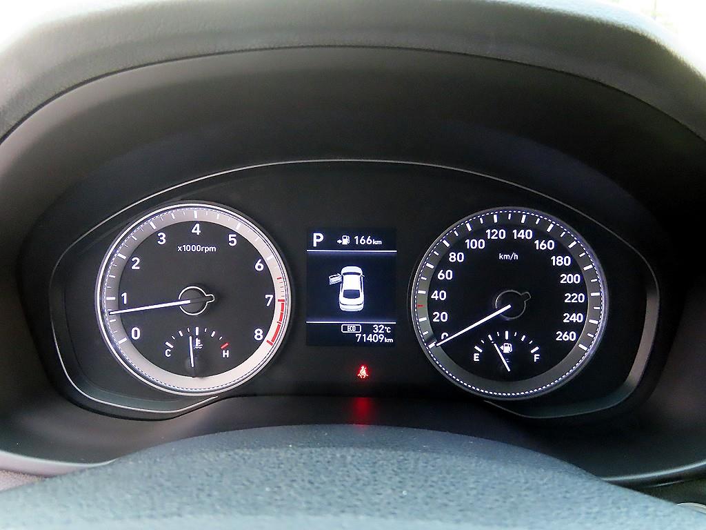HYUNDAI Grandeur - Vista 9