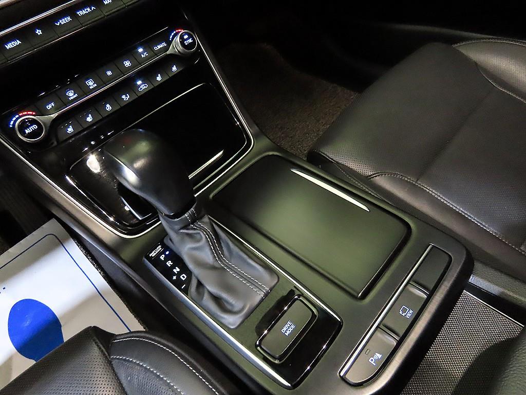 HYUNDAI Grandeur - Vista 12