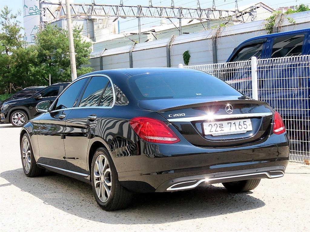 Mercedes Benz C Class - Vista 3