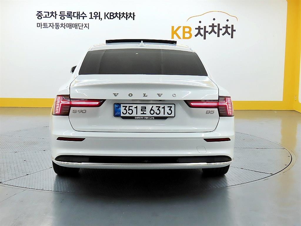 Volvo S90 - Vista 3
