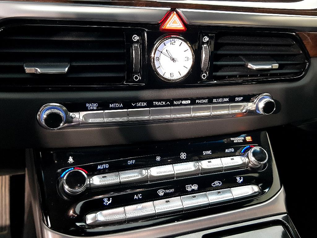 Genesis EQ900 - Vista 12