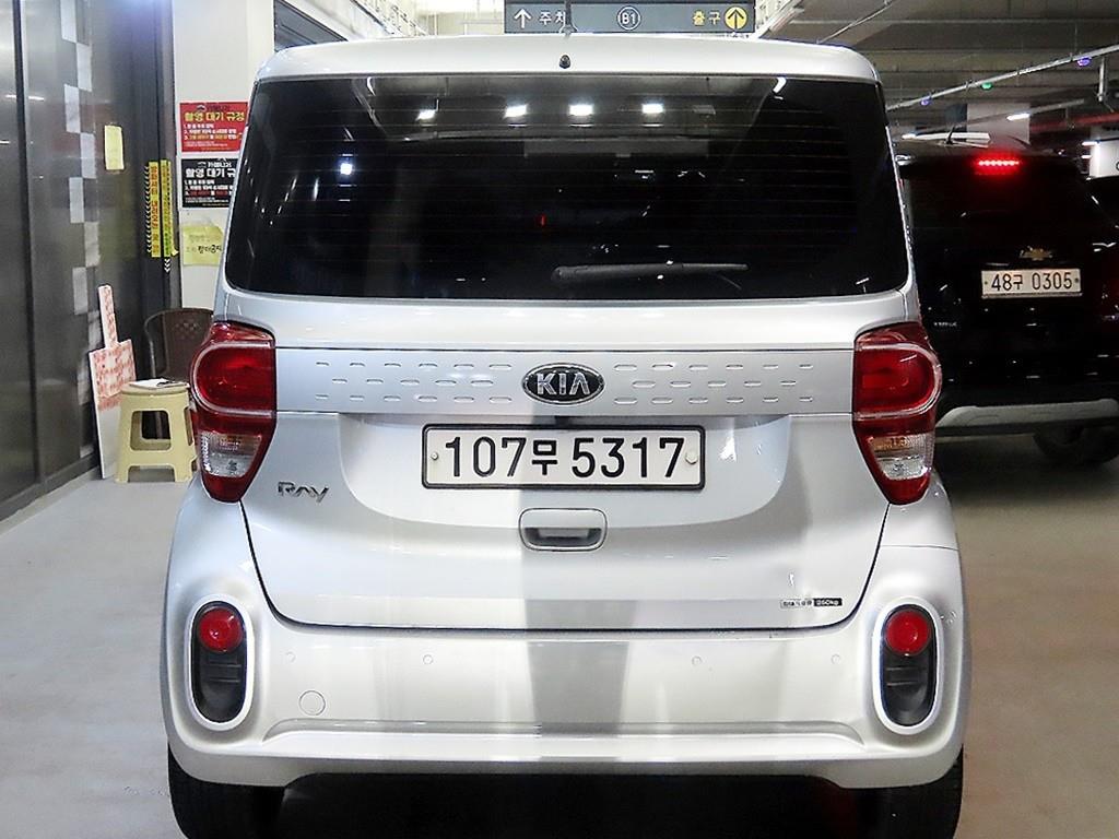 KIA Ray - Vista 5