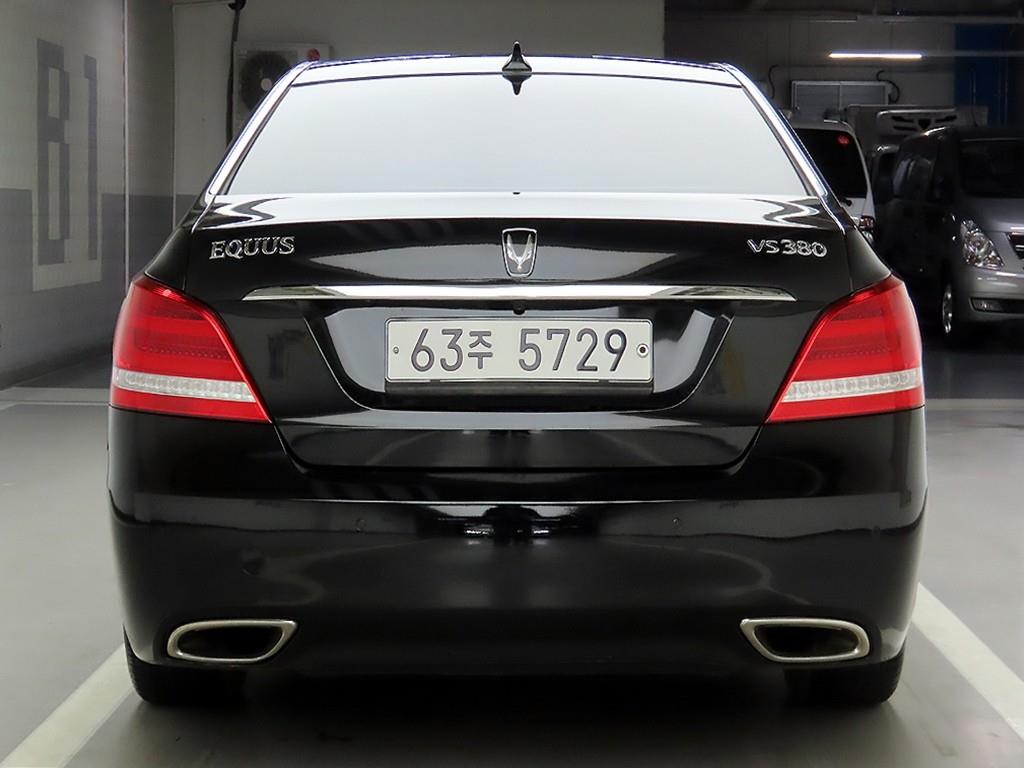 HYUNDAI Equus - Vista 3