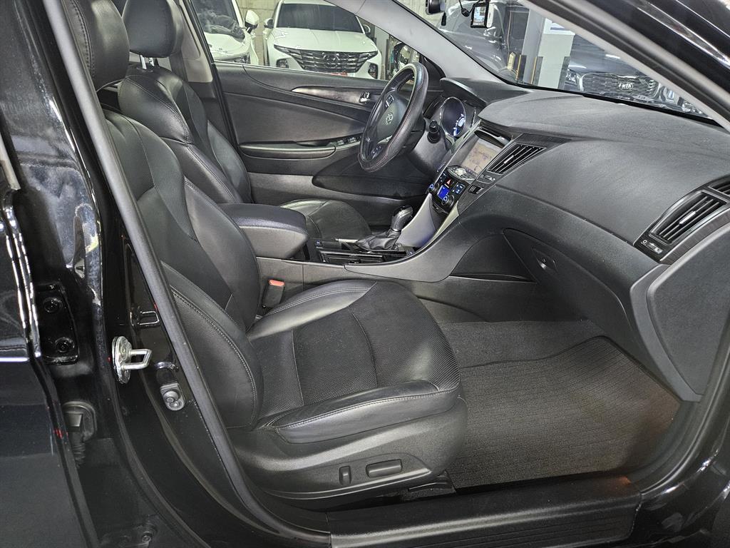 HYUNDAI Sonata - Vista 9