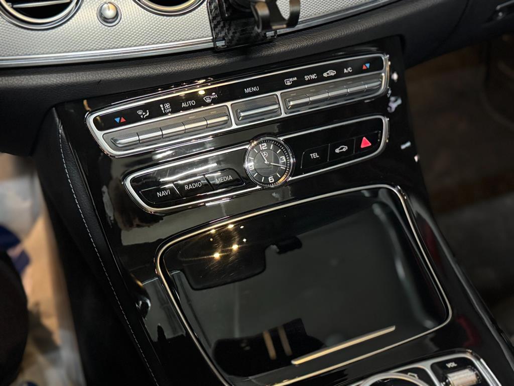 Mercedes Benz E class - Vista 11