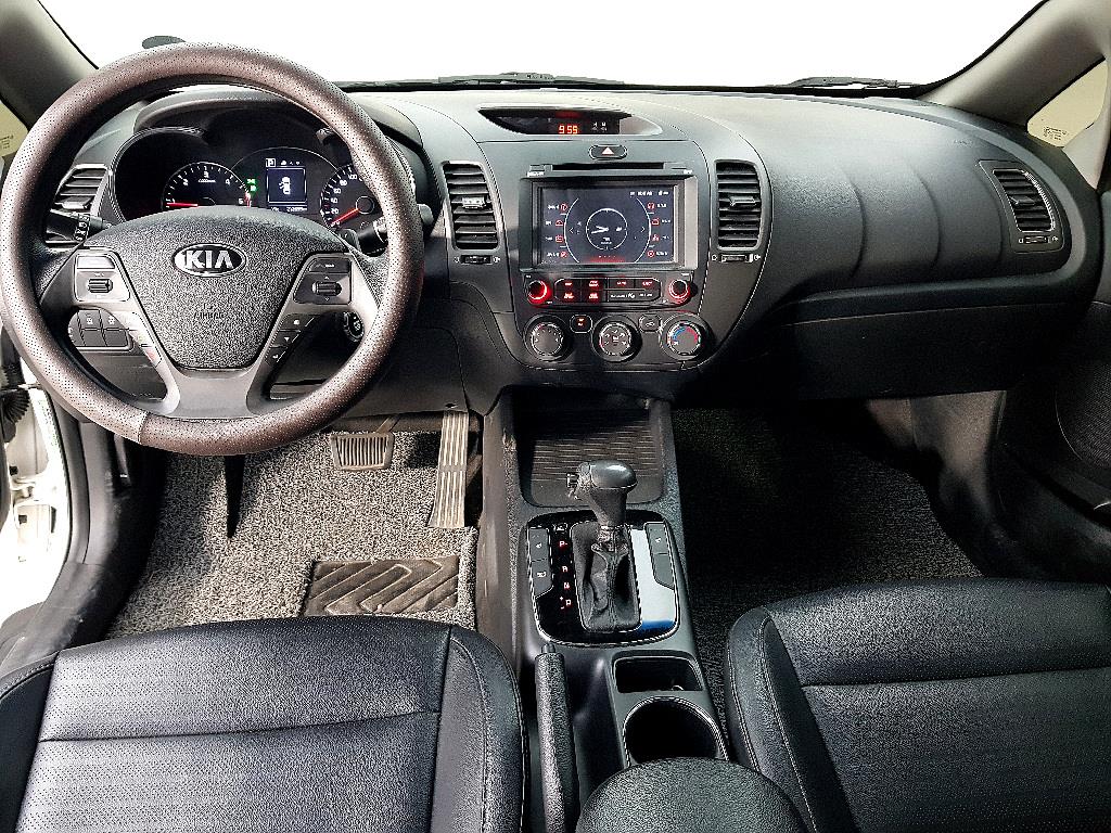 KIA K3 - Vista 5