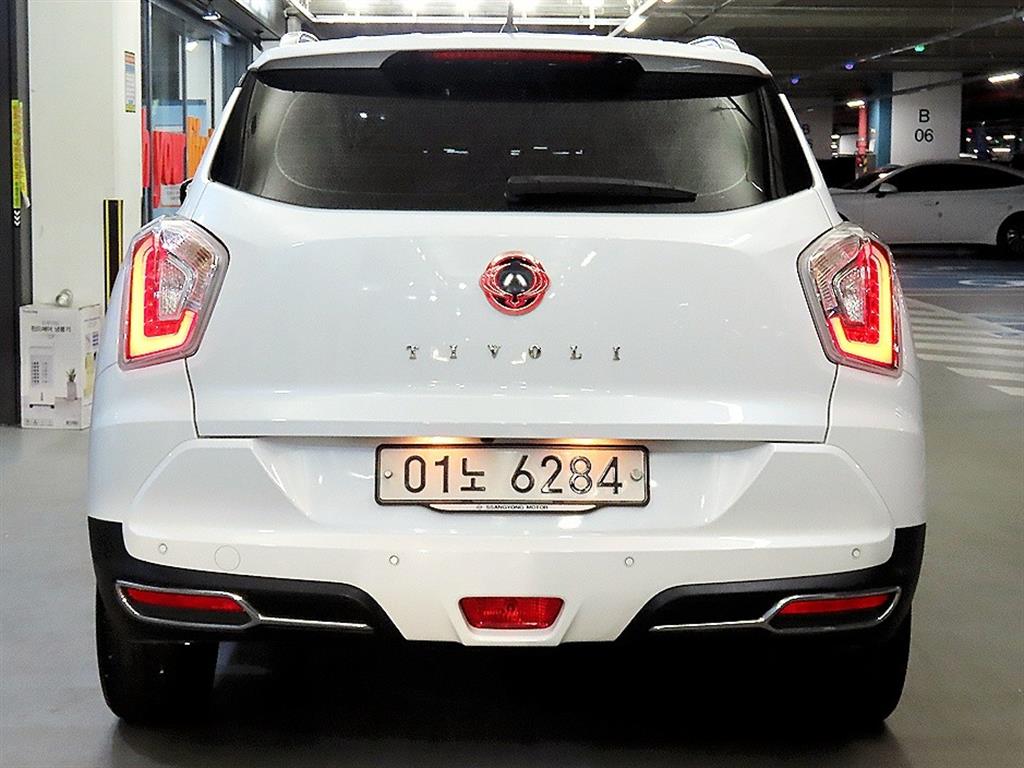 Ssangyong Tivoli - Vista 5