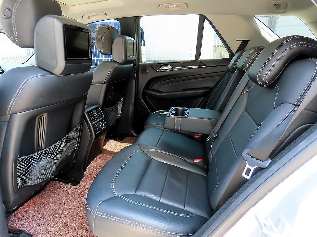 Mercedes Benz M Class - Vista 6