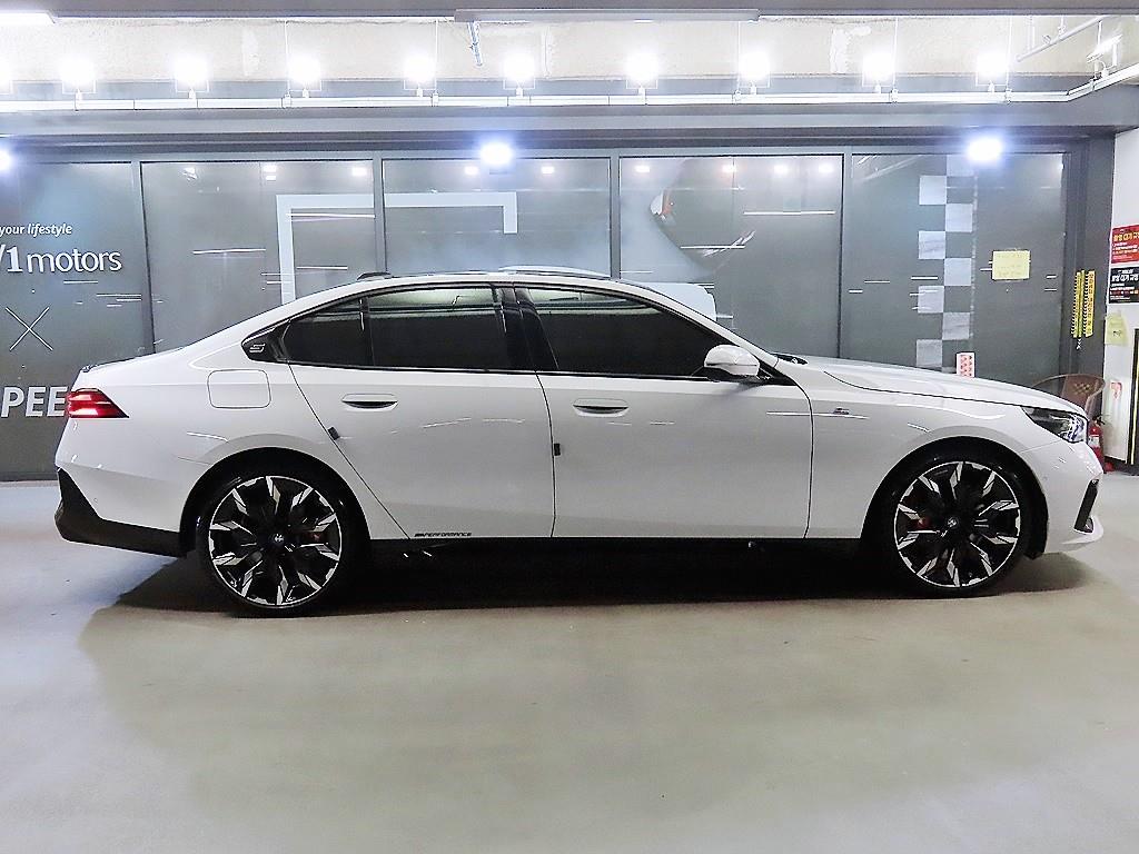 BMW 5 Series - Vista 3
