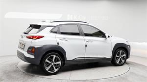 HYUNDAI Kona - Vista 4