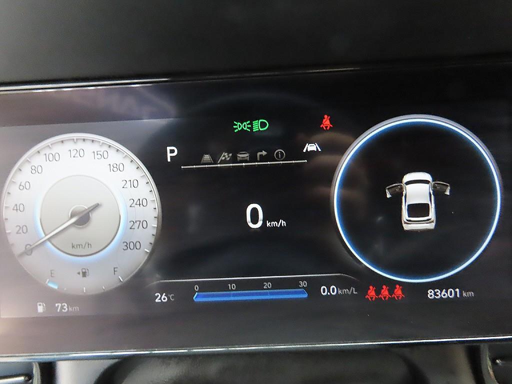 HYUNDAI Avante - Vista 11