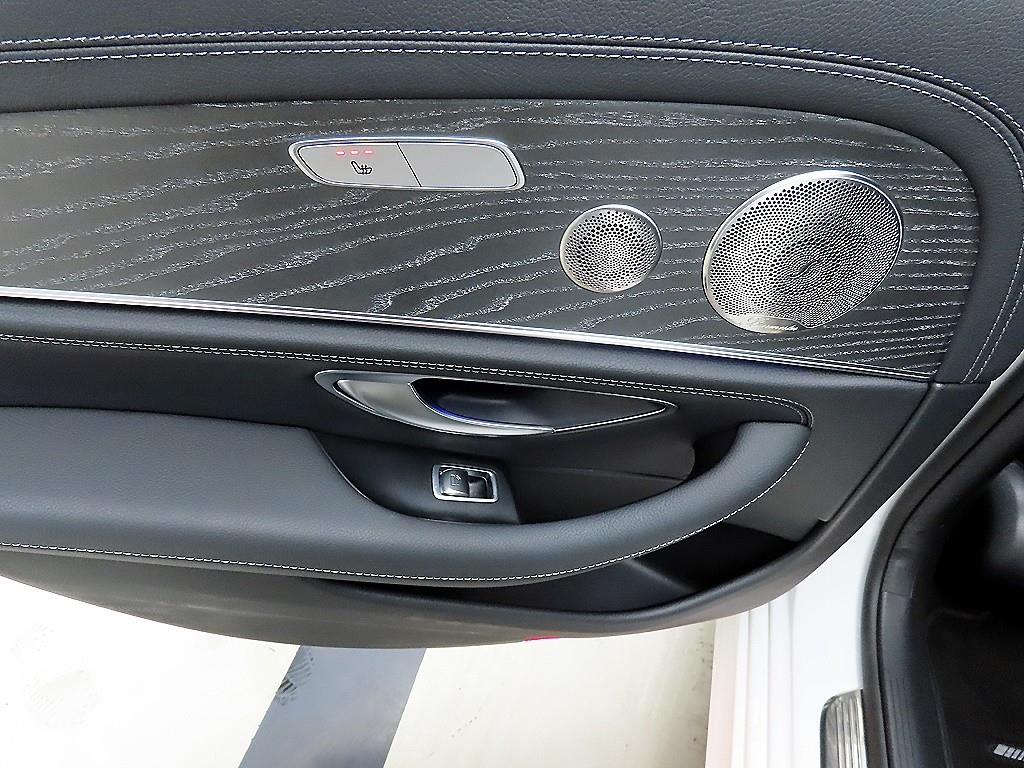 Mercedes Benz E class - Vista 12