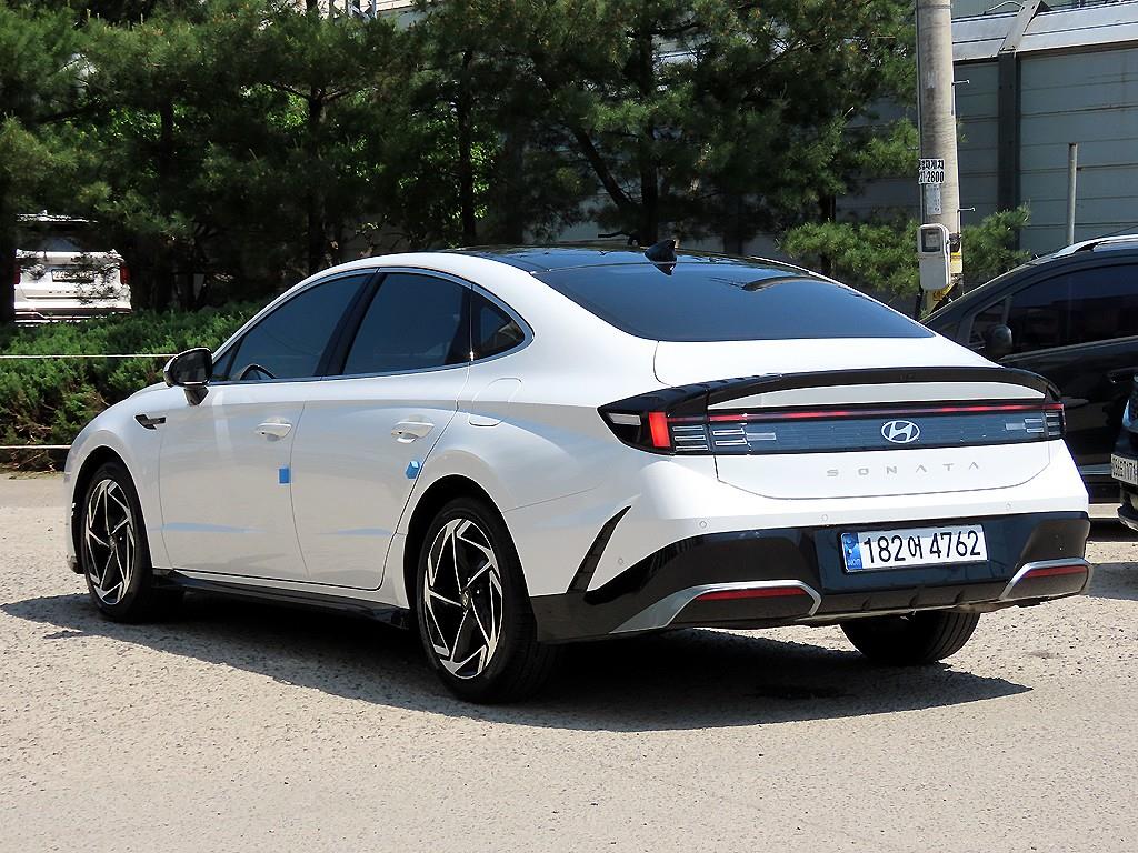 HYUNDAI Sonata - Vista 3