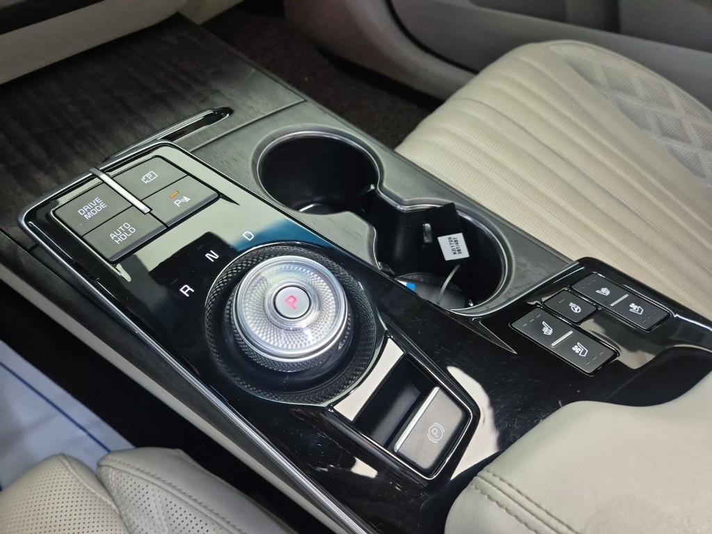 KIA K8 - Vista 8