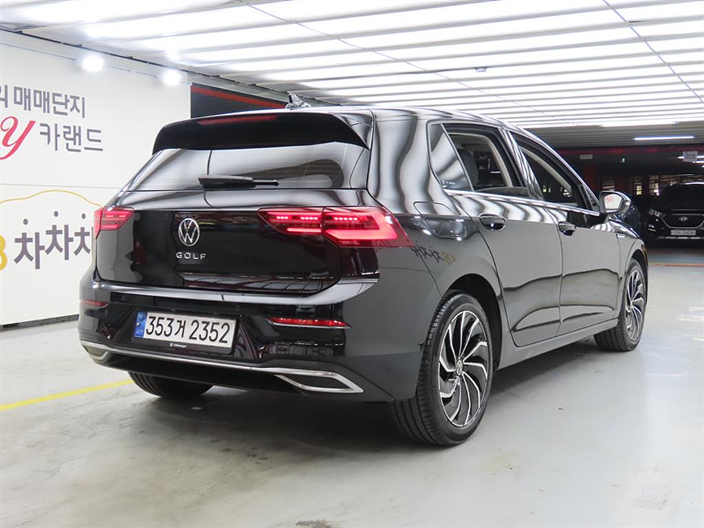Volkswagen Golf - Vista 4