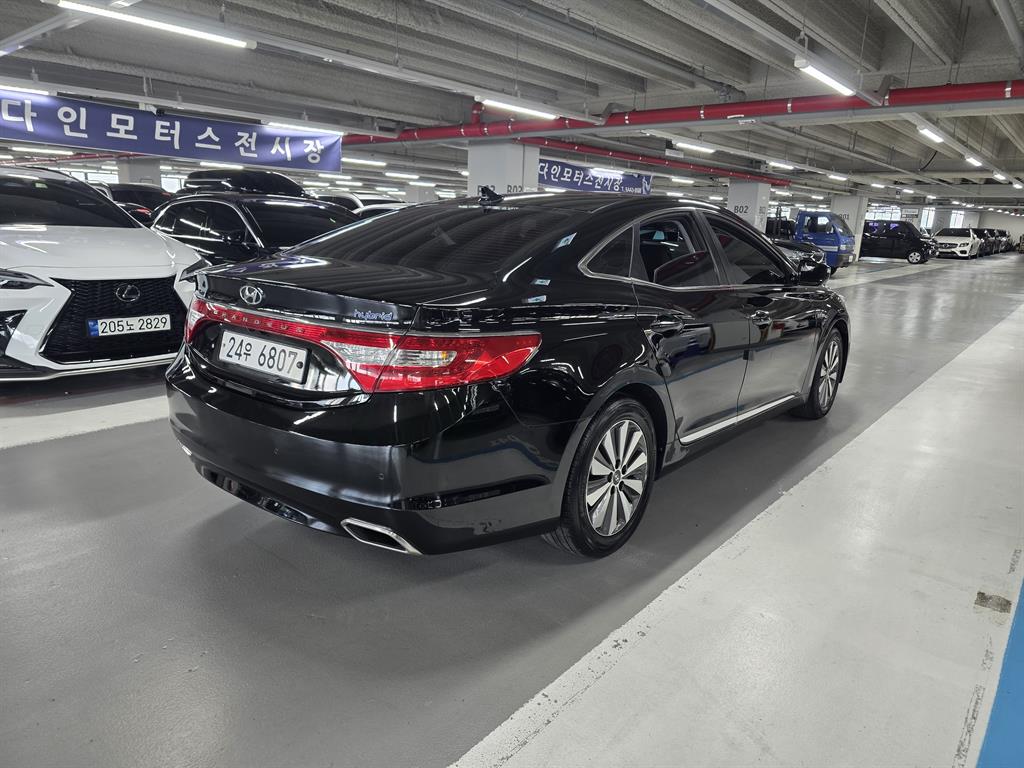HYUNDAI Grandeur - Vista 6