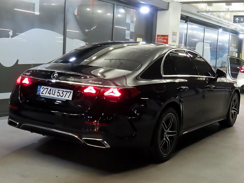 Mercedes Benz E class - Vista 4