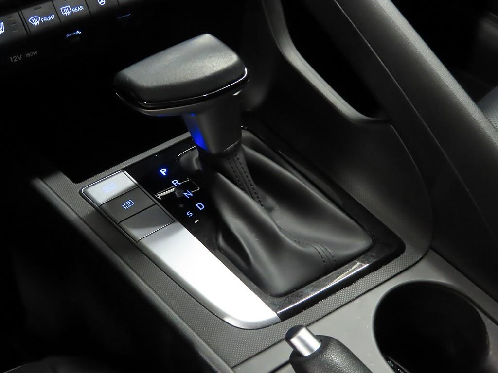 HYUNDAI Avante - Vista 10