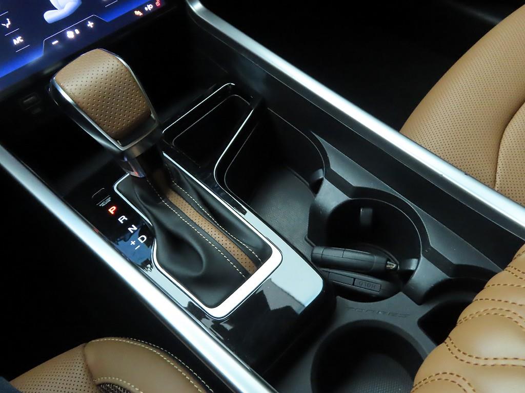 Ssangyong Torres - Vista 11