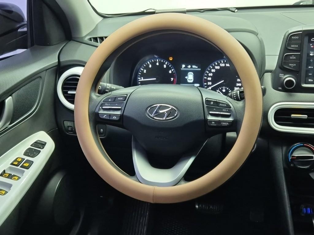 HYUNDAI Kona - Vista 9