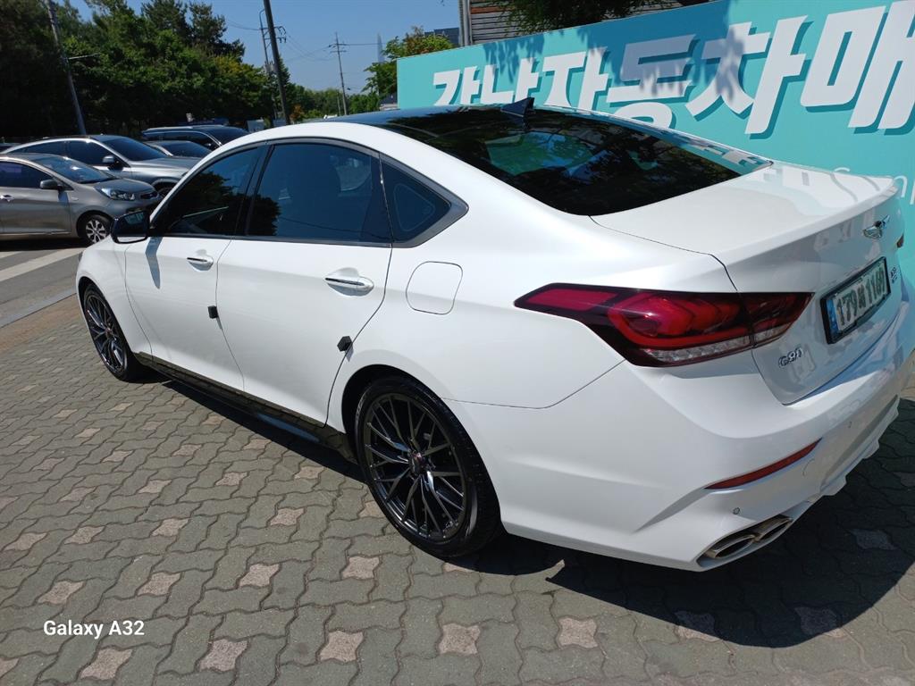 Genesis G80 - Vista 4