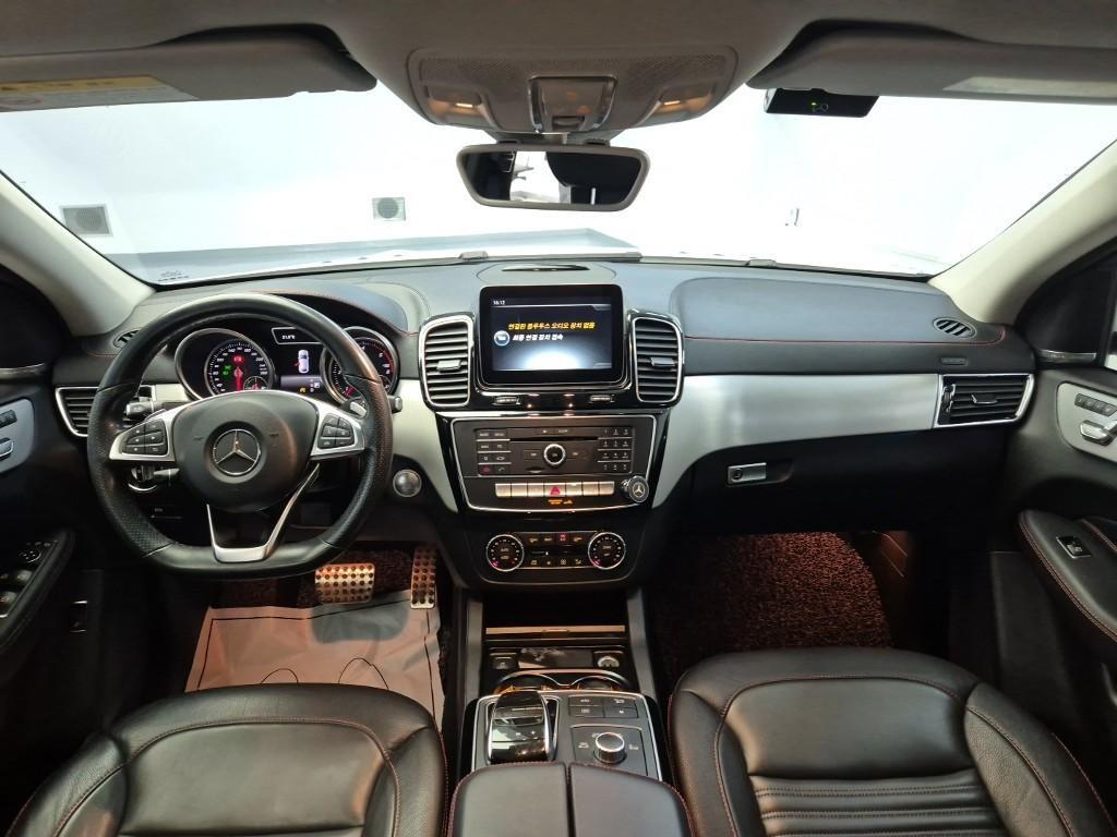 Mercedes Benz GLE Class - Vista 7