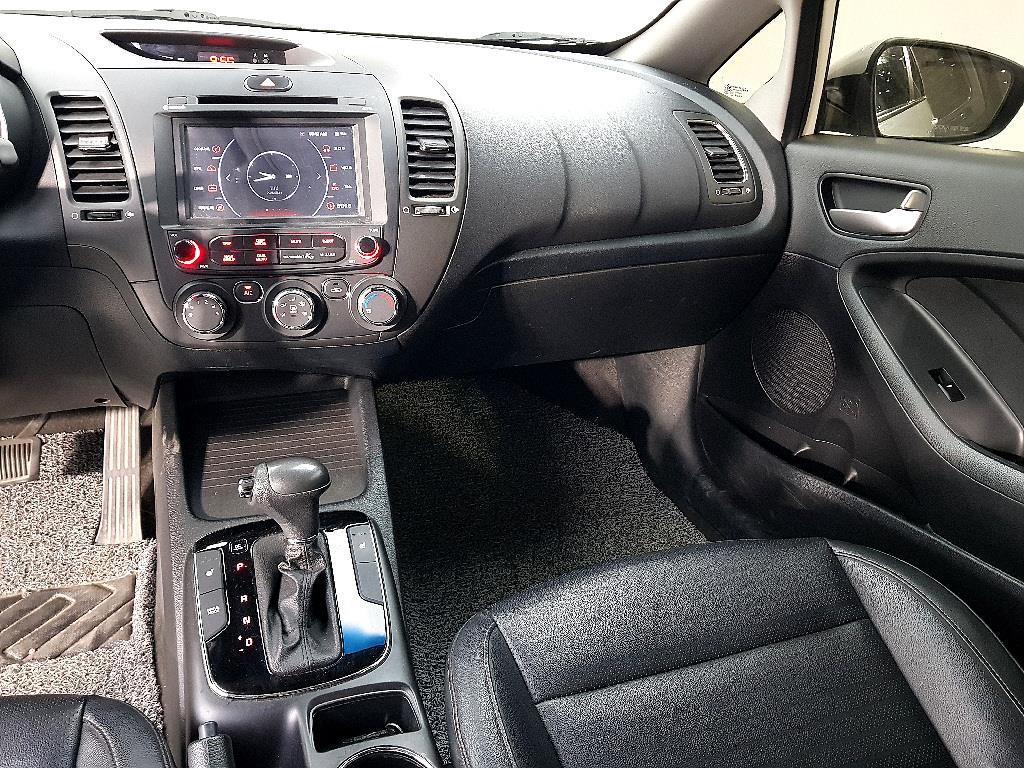 KIA K3 - Vista 10
