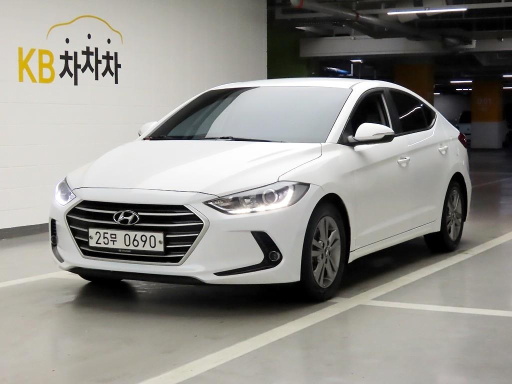 HYUNDAI Avante - Vista 2