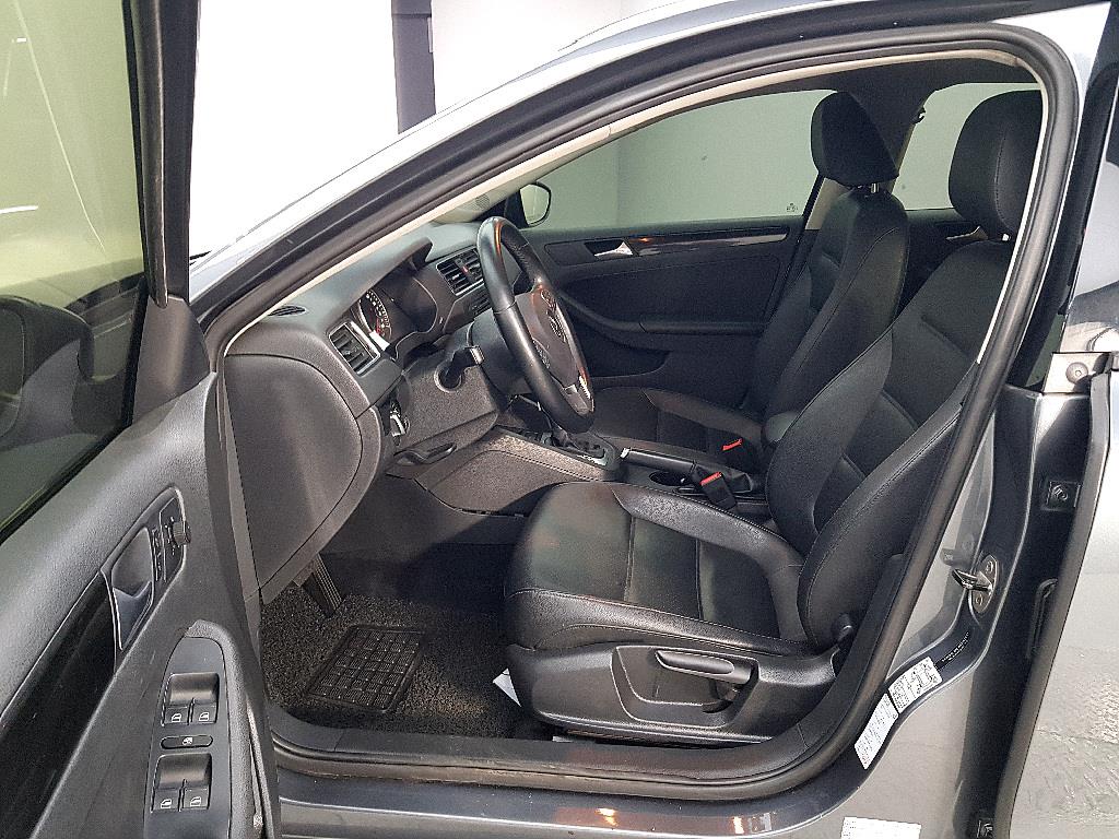 Volkswagen Jetta - Vista 8