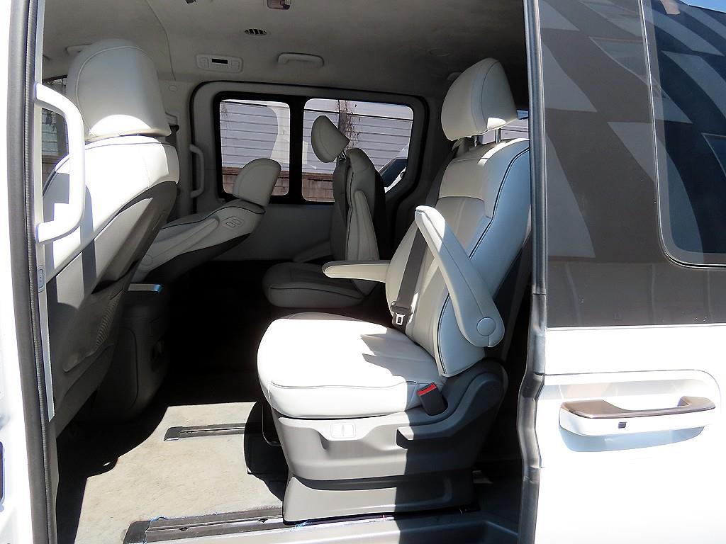 HYUNDAI Staria - Vista 6