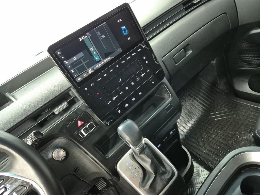 HYUNDAI Staria - Vista 10