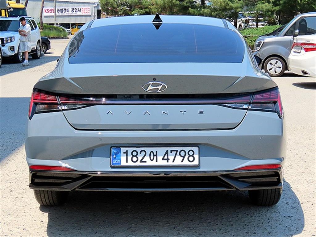 HYUNDAI Avante - Vista 4