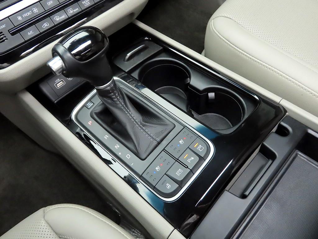 KIA Carnival - Vista 10