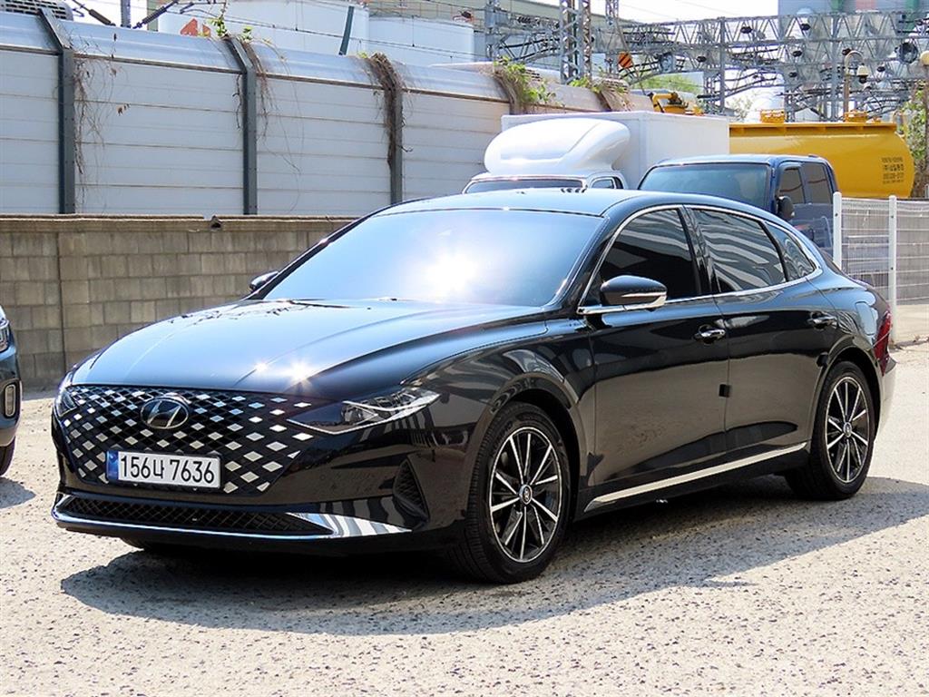 HYUNDAI Grandeur - Vista 2