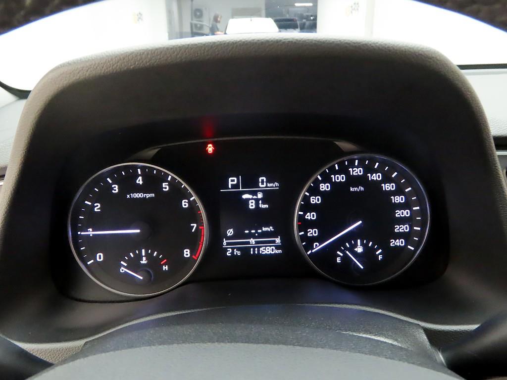 HYUNDAI Avante - Vista 5