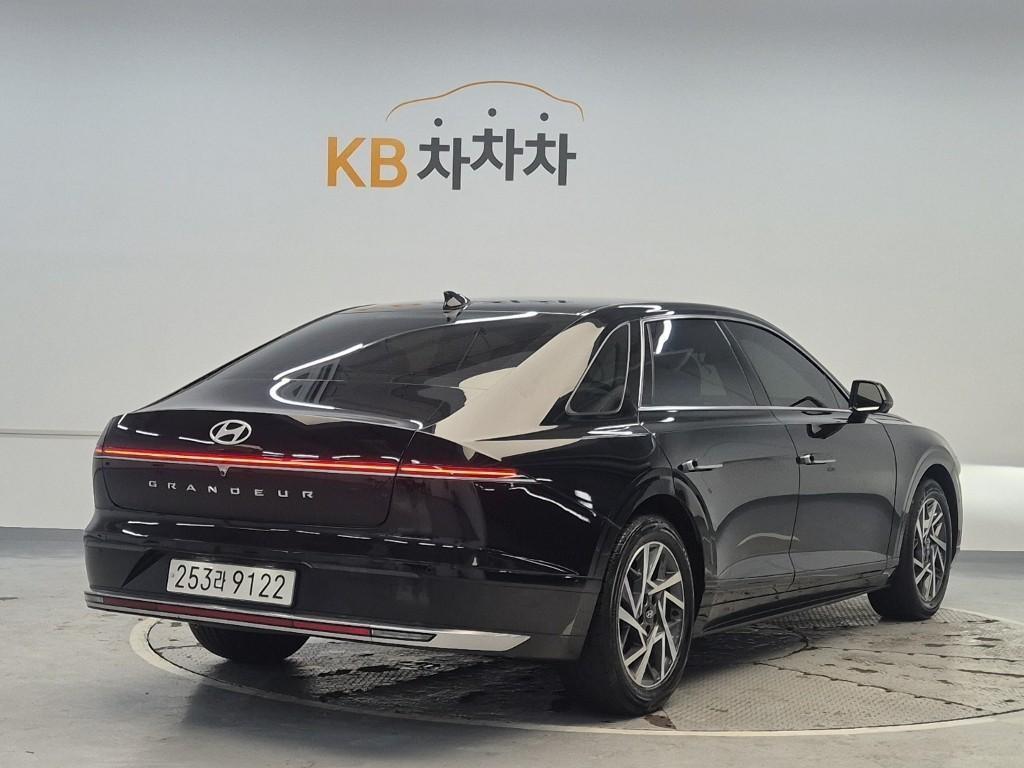 HYUNDAI Grandeur - Vista 3