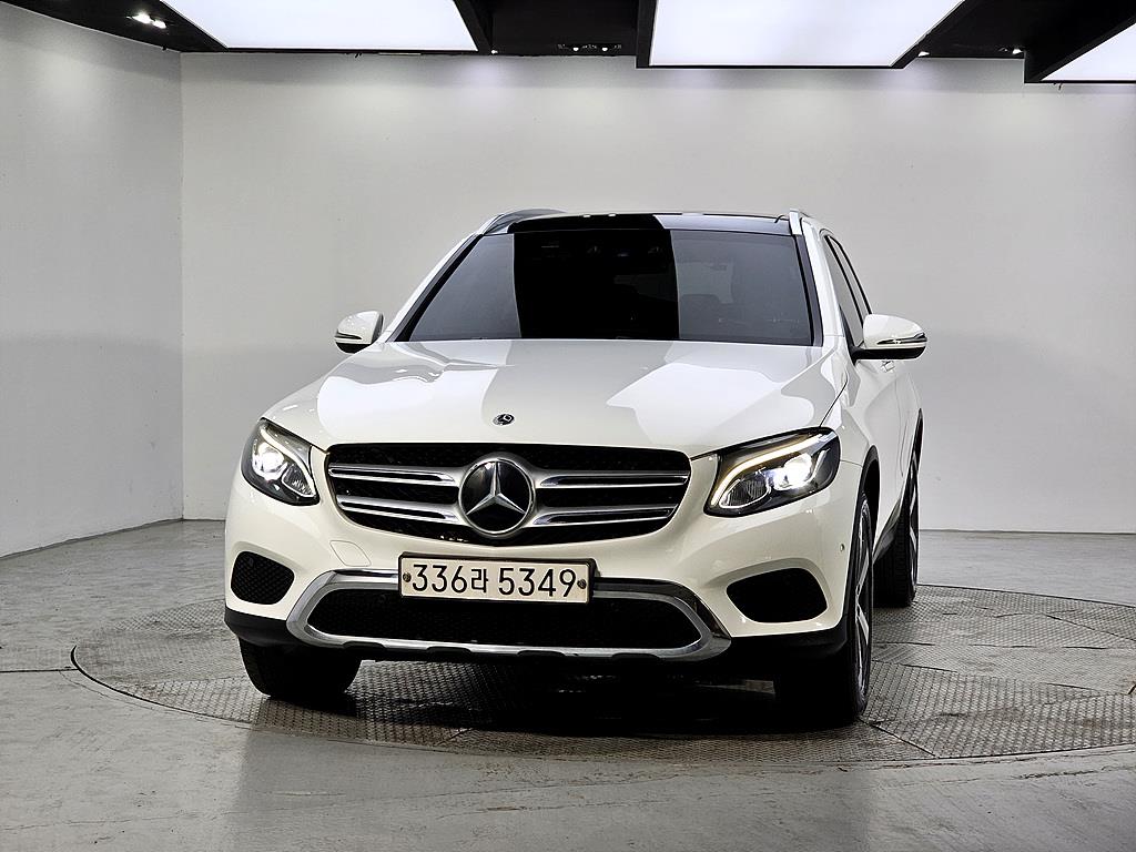 Mercedes Benz GLC Class - Vista 2