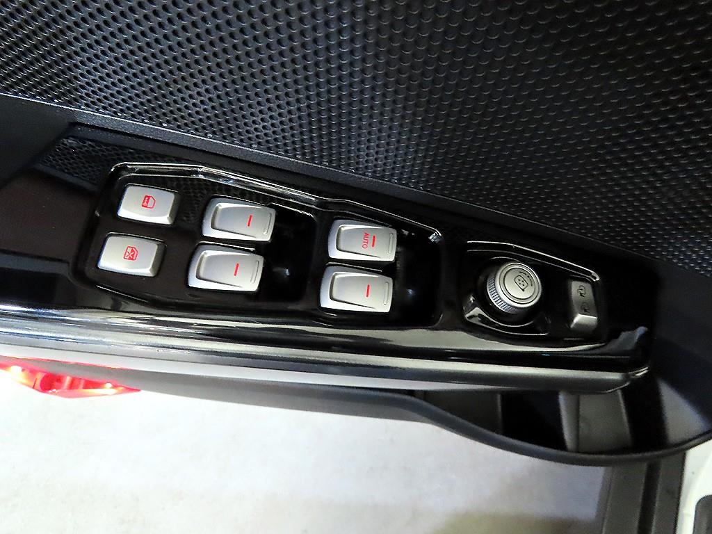 Ssangyong Tivoli 2019 Blanco - Importación desde Corea - HF Imports Iquique - Foto 13