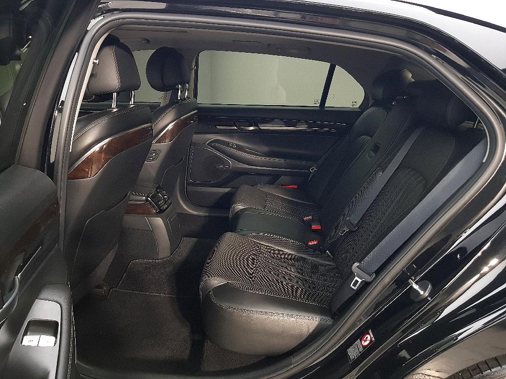 Genesis EQ900 - Vista 9