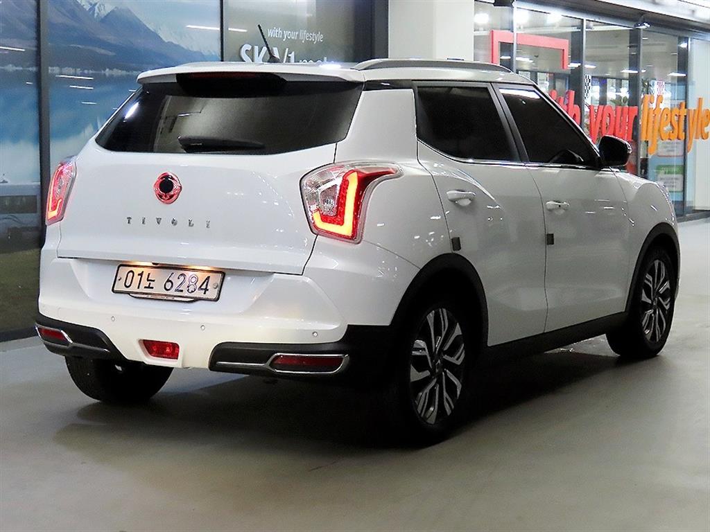 Ssangyong Tivoli - Vista 4
