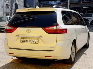 Toyota Siena - Vista 8