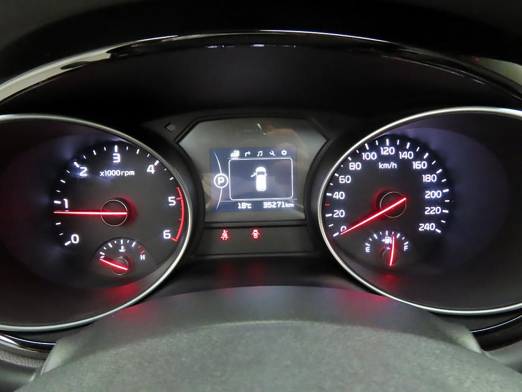 KIA Carnival - Vista 5