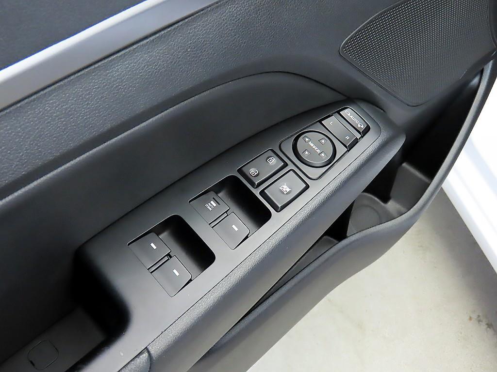 HYUNDAI Avante 2018 Blanco - Importación desde Corea - HF Imports Iquique - Foto 17