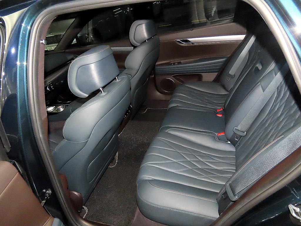 Genesis G80 - Vista 7