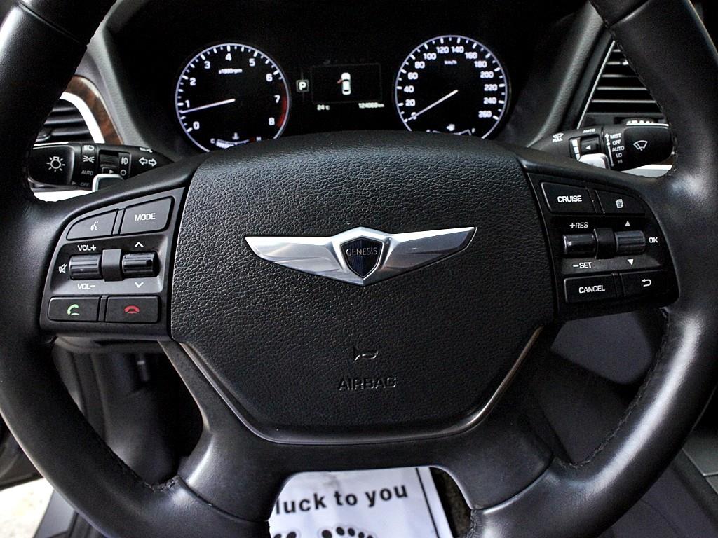 HYUNDAI Genesis - Vista 11
