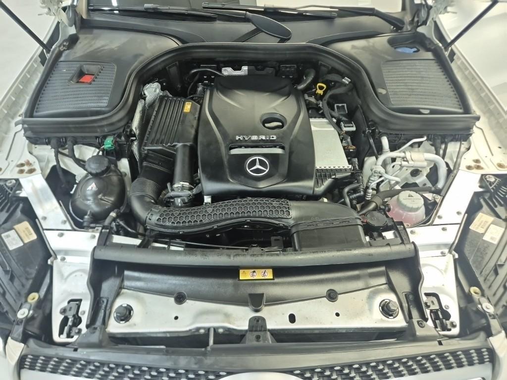 Mercedes Benz GLC Class - Vista 5
