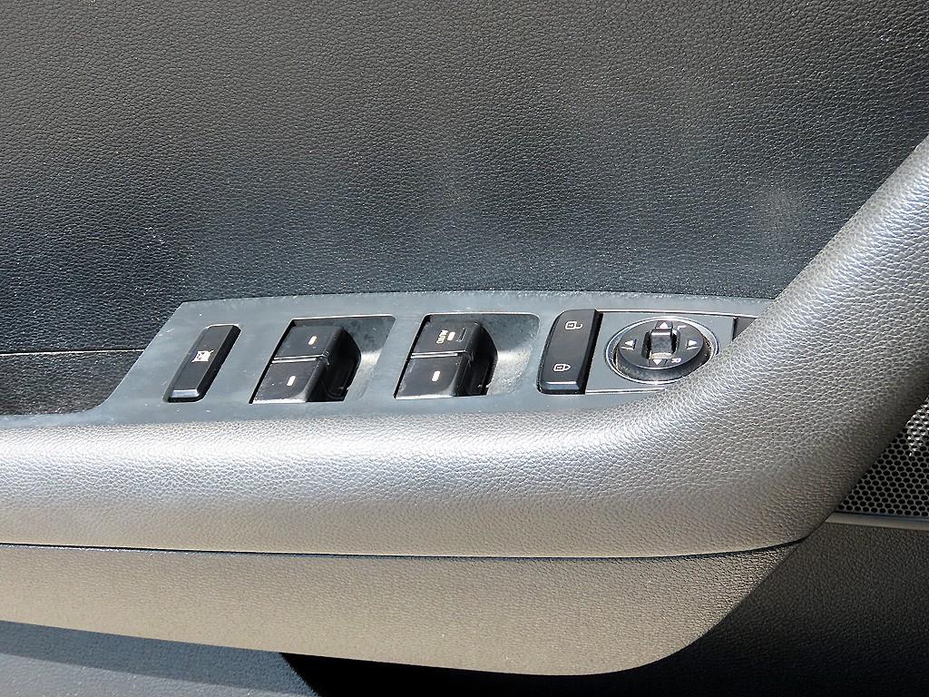 HYUNDAI Sonata - Vista 12