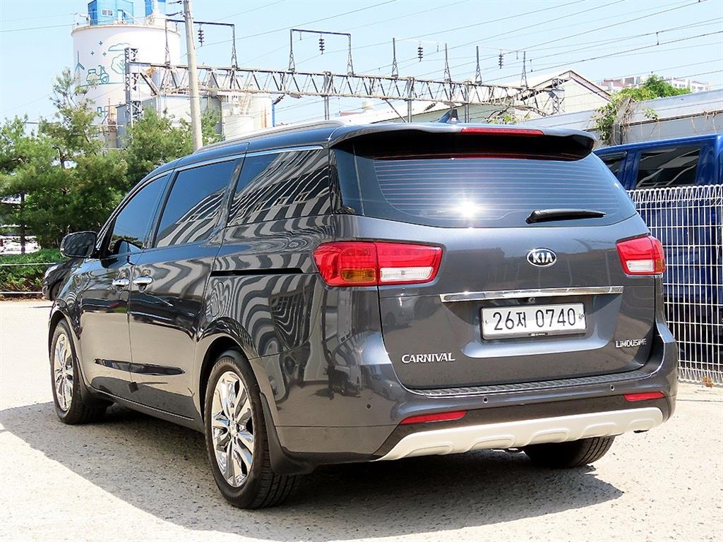 KIA Carnival - Vista 3