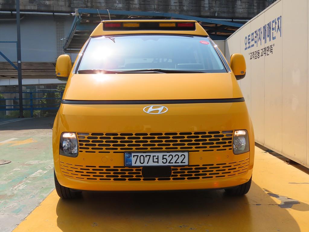 HYUNDAI Staria - Vista 2